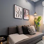 Chic Black & White 2br Retreat On Dambovitei شقة *