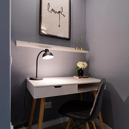 Chic Black & White 2br Retreat On Dambovitei דירה בוקרשט