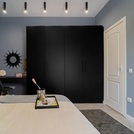 Apartmán Chic Black & White 2br Retreat On Dambovitei Bukurešť